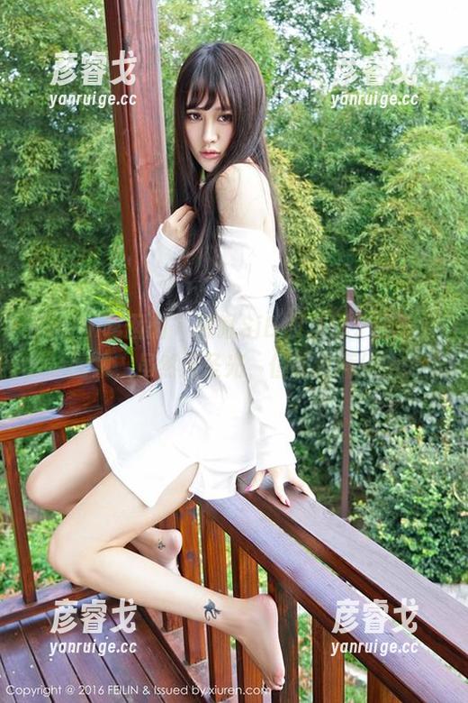 Feilin嗲囡囡-SiByl李思宁 Feilin嗲囡囡 - 瞅瞅SiByl李思宁的美足图集,虽然无圣光,但味道满分!