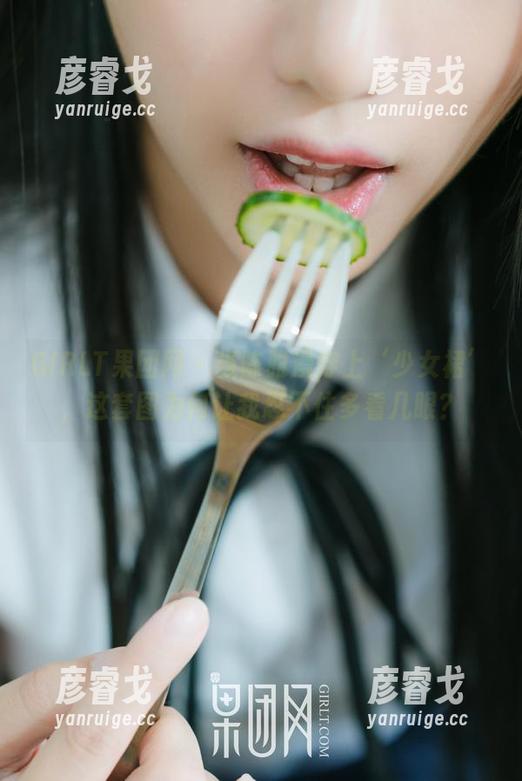 GIRLT果团网 - 当陈雅漫穿上‘少女裙’，这套图为何让我忍不住多看几眼？
