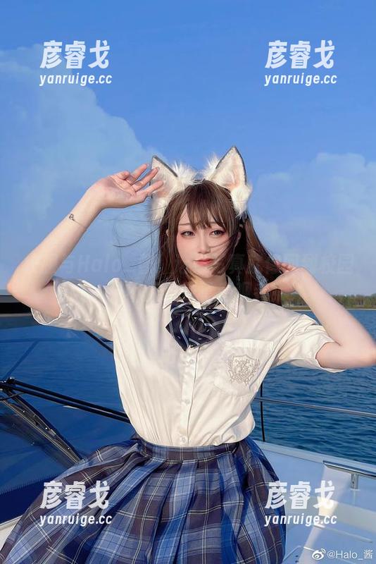 校服与Halo_酱：这组写真就像回到校园，只不过我成了旁观者！