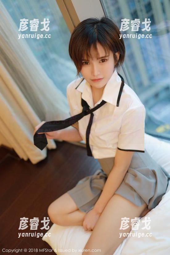 MFStar模范学院 - 教室不只是课本，夏玲蔓的定制写真翻开了另一扇窗