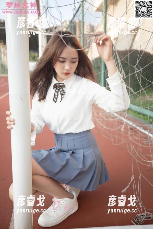 MSLASS梦丝女神 - 陈玲的“端正”秘籍：如何把每个姿势都拍得像在开会集合，美图合集大公开！