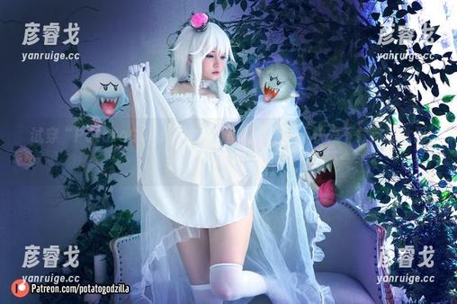 PotatoGodzilla 试穿“PotatoGodzilla”的圣诞装,还不快去下载这份休闲写真?