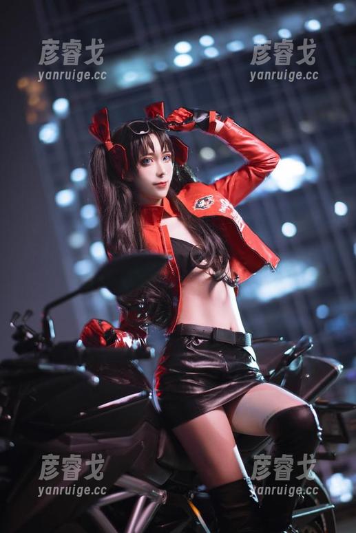 Sakiiii翎柒，原图里的坏女人，写真暗藏无数小心思。