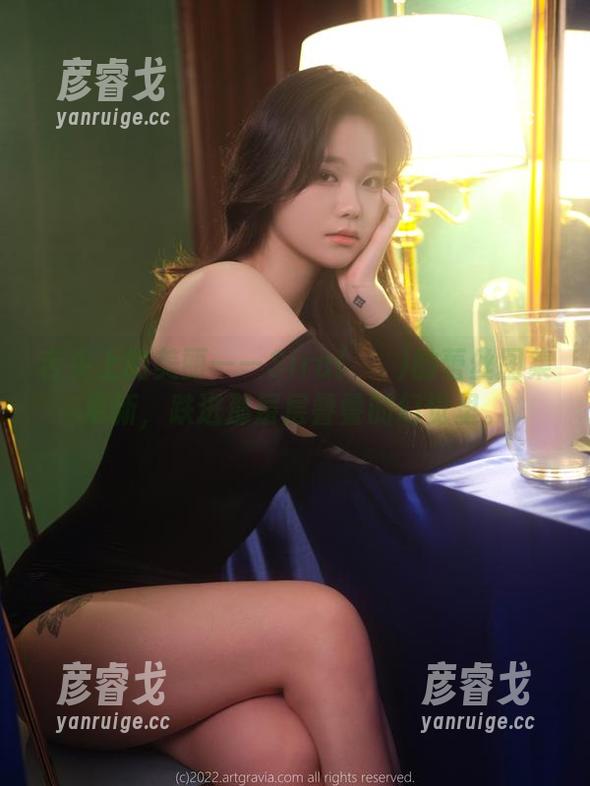 舌尖上的美丽——Sira(시라)的蕾丝图集更新，跌进那层层叠叠的幻觉里。
