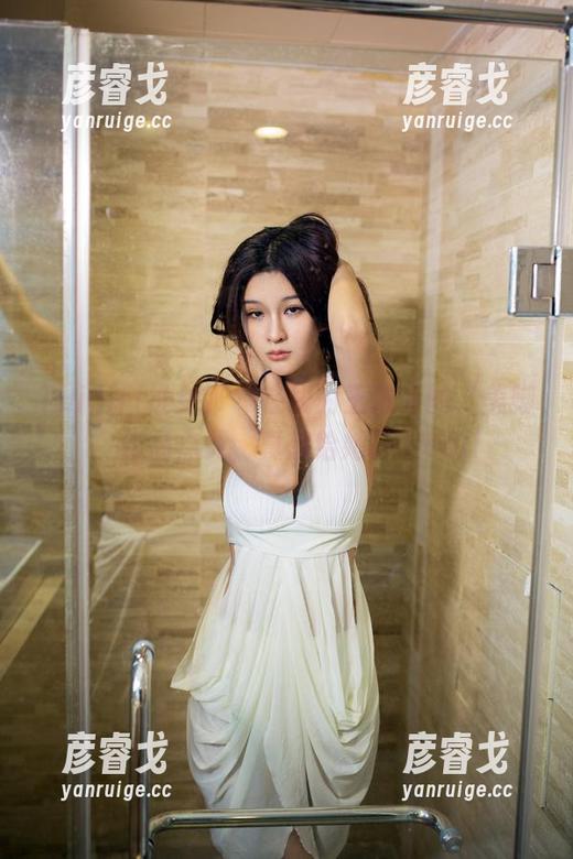 TuiGirl推女郎 - 在线为王依萌的“美脚”作品点赞，真想给她打个call