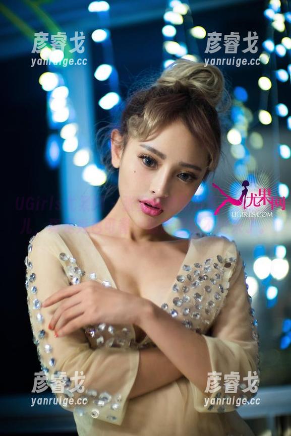 UGirls尤果网 - 张雪馨的新分享：女友范儿，真是秀色可餐，眼睛要忙不过来了。
