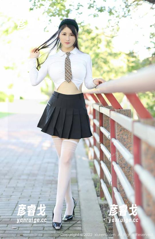Xiuren秀人网 - Carol周妍希的套装：一场适合严肃又不严肃的写真集探讨，资源排排坐！