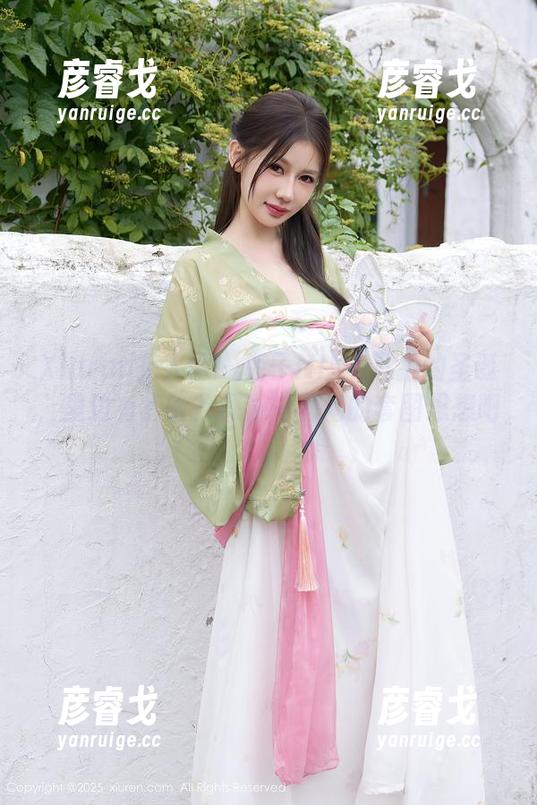 Xiuren秀人网-兔子NINA Xiuren秀人网 - 兔子NINA私拍的圣诞,里边有点啥?探讨一下她的套图思想吧。