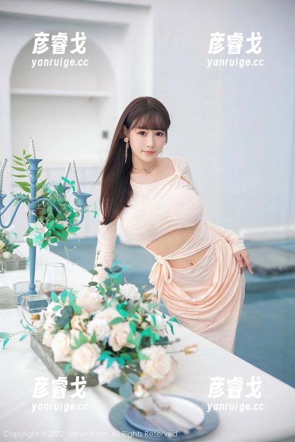 Xiuren秀人网-小九月 Xiuren秀人网 - 制服诱惑?不,是小九月脑洞大开的壁纸写真!