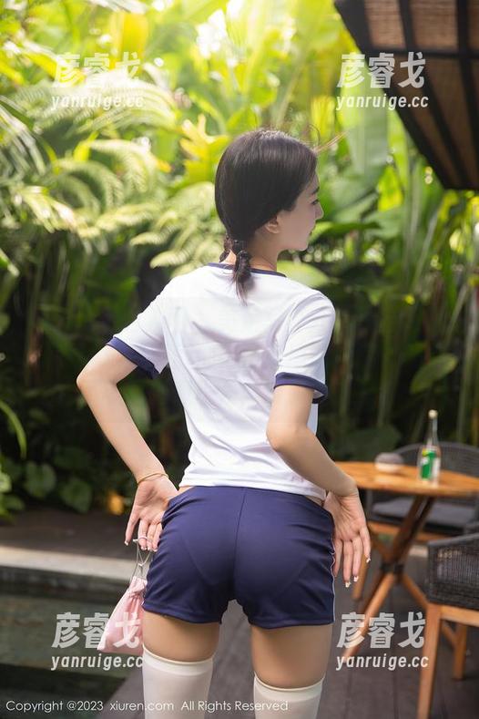 Xiuren秀人网-是小逗逗 Xiuren秀人网 - 美足写真分享来自是小逗逗:难道我们都不应该感谢她的脚吗?不毕竟偶像也是需要脚的支持。