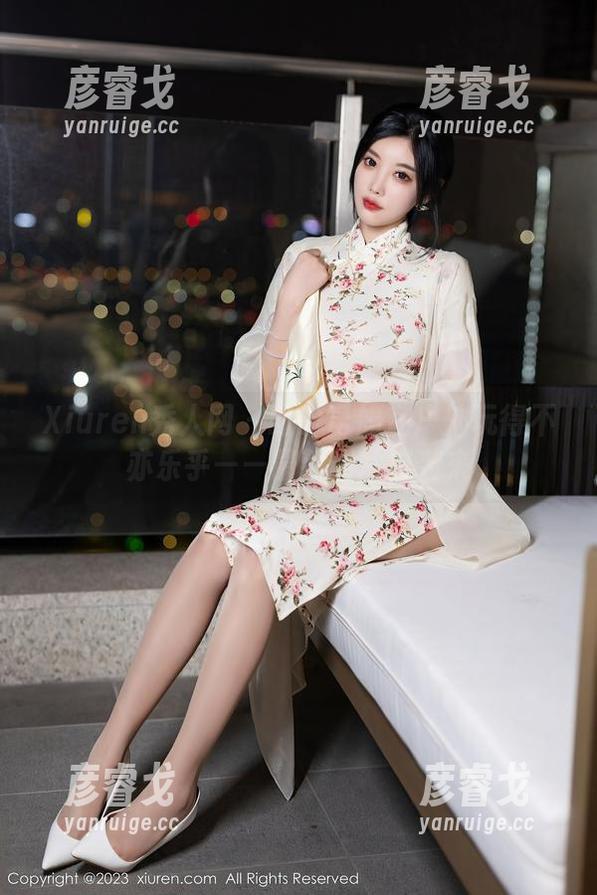 Xiuren秀人网-盼盼已鸠 Xiuren秀人网 - 盼盼已鸠在户外玩得不亦乐乎——最新图片群袭来