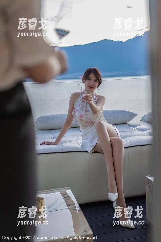 Xiuren秀人网 - 分享一下雨瞳Yoyo的少女图，原图那么好看，恨不得把自己也融进去