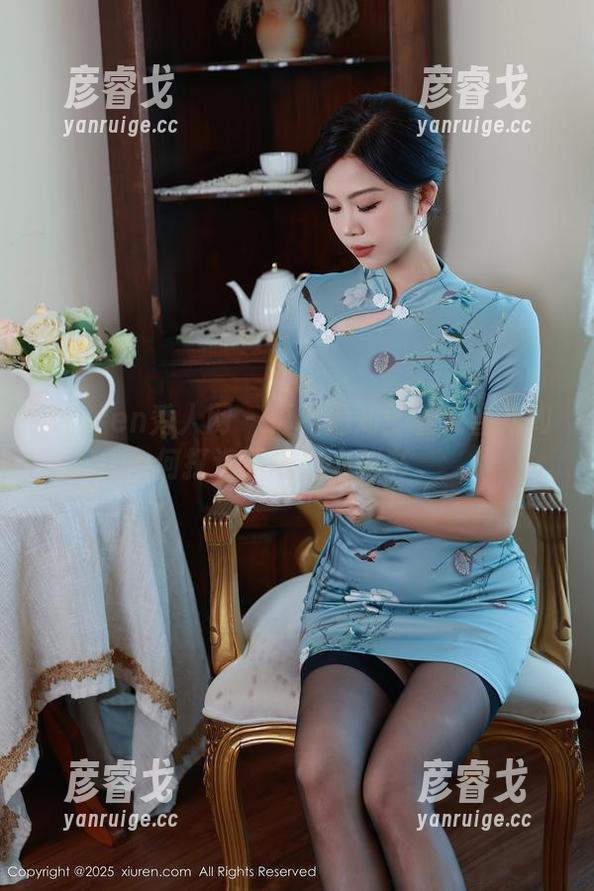 Xiuren秀人网 - 福利通知：看龙雪儿如何打造职场魅力秘书。