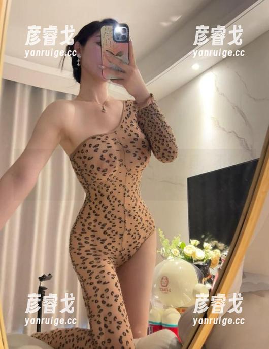 不爱笑的赛琳 微密圈 - 如果想要不一样的写真,不爱笑的赛琳的旅拍一定懂你