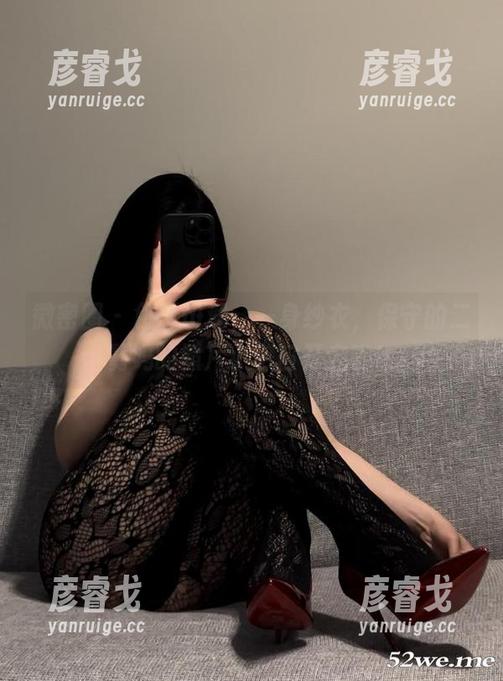 微密圈 - 色彩斑斓，一身纱衣，保守的二舅妈的照片小宇宙开启啦！
