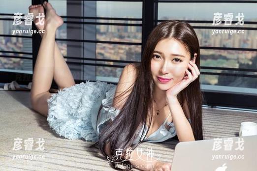 克拉女神-玮儿 克拉女神 - 玮儿的剧情,高清图包让你沉浸在角色间的情感游戏里。