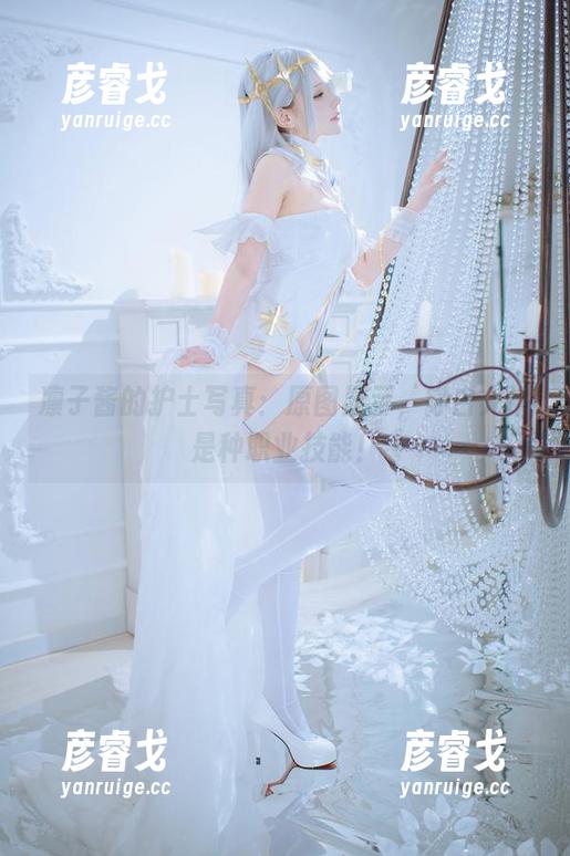 凛子酱的护士写真：原图显示，穿白大褂是种职业技能！
