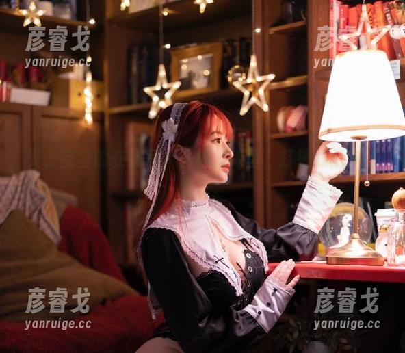 叉子宝宝的在线写真，棉袜造型，打破我的审美底线。