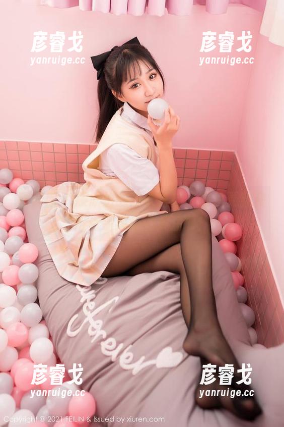 嗲囡囡 - 顾欣怡的内衣直播，图片更新获得近乎疯癫的关注啊！