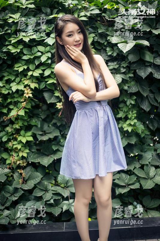 头条女神 - 红肚兜加李梓熙，高清写真竟让人静不下心？