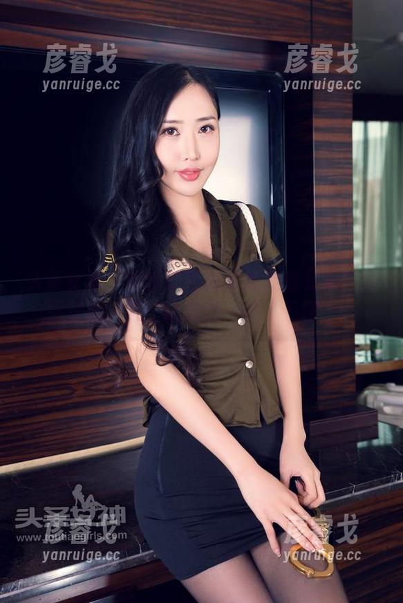 头条女神 - 蔡楠让西域湿娘变得有戏！美图壁纸，来，让我们一起‘干杯’！