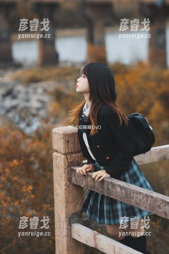安曜曜 安曜曜的职业装,资源上的美图就像闲聊间的八卦新闻,没完没了。