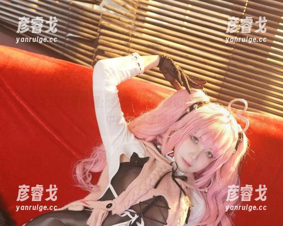 小和甜酒 小和甜酒的写真展:我能说这副眼镜让我一秒变成记忆中的书呆子吗?