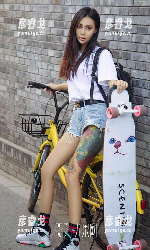 尤果网-栗子 尤果网 - 栗子穿上了水手服,定制成这样,随便一张图片就能让人想入非非啊。