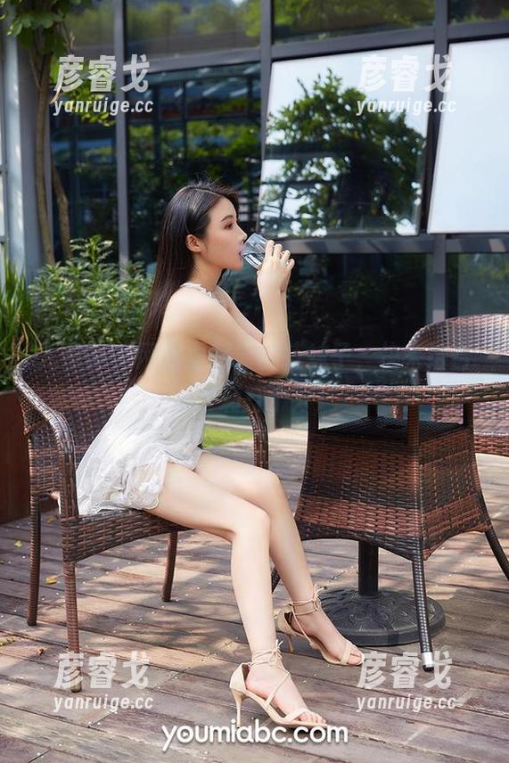 尤蜜荟-合法萝莉 尤蜜荟 - 网盘里藏着的萌妹子,快来给合法萝莉打个分!