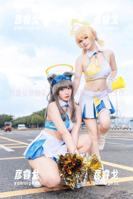 屿鱼与她的套图：蔚蓝档案，游得那么优雅，你敢信？