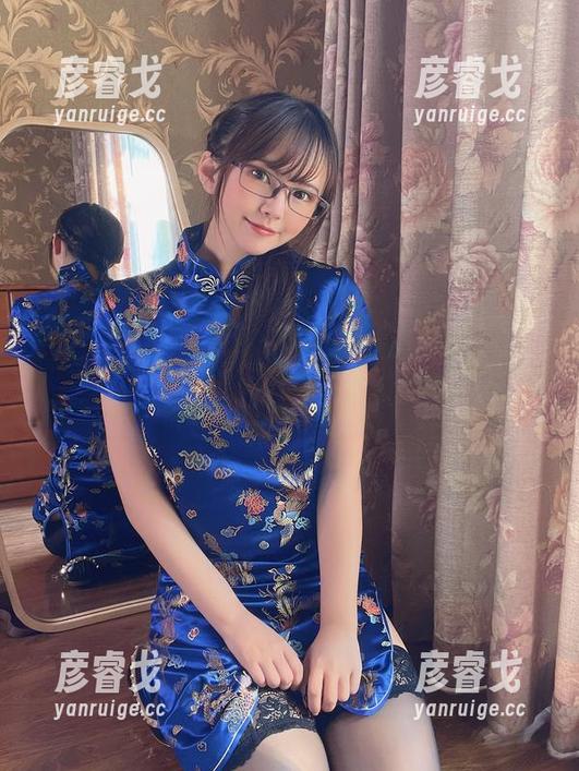 微密圈 - 在张思允的秘书写真中，寻找办公室的另一种可能！