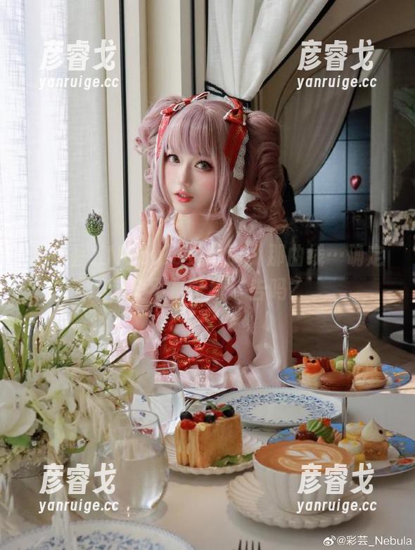 看彩芸_Nebula运动时，那曲线…确定这里不是壁纸广告吗？