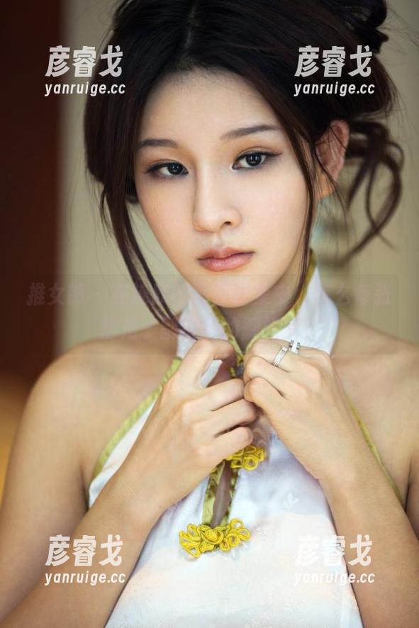 推女郎 - 在连欣的高清图集中，怎么每张都是一副错落的御姐梦？