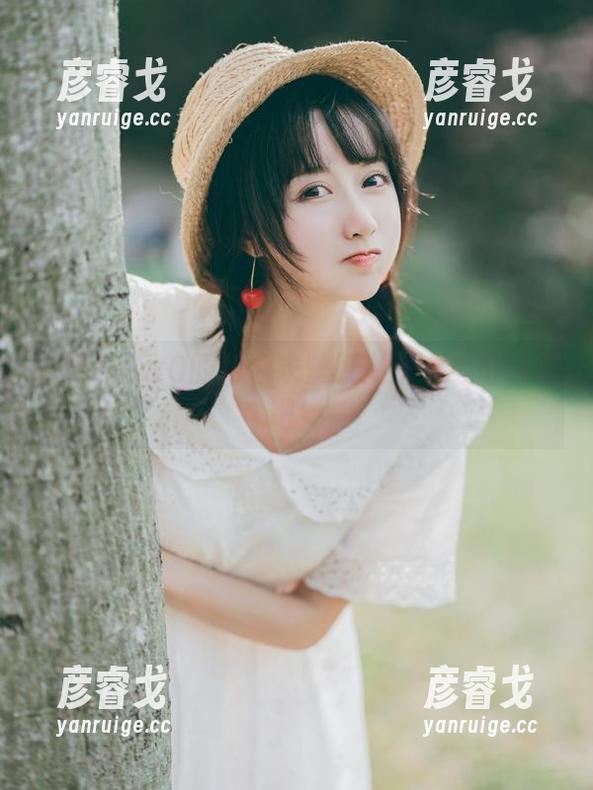 木绵绵OwO的新泳衣壁纸：打卡这份清爽吧！