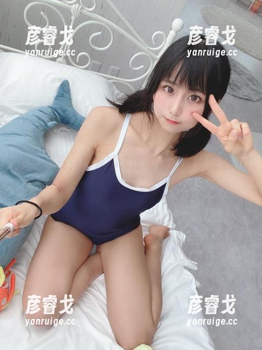女王出没，柳丸的套图和你的想象完全不符
