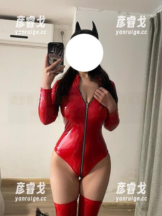 微密圈 - 桃沢樱呀奶牛合集：一点也不Low的美，好奇心决定要进入！