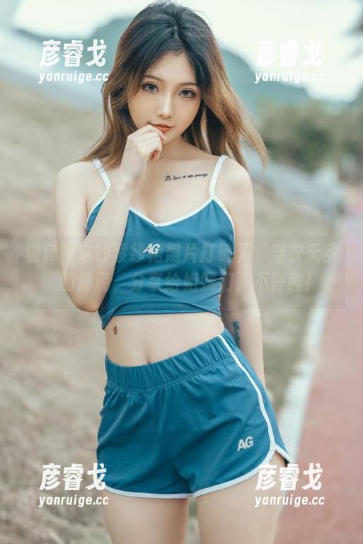 桃良阿宅的紫纱裙照片打破了‘穿衣无敌’的传说，分享给姐妹们，不许酸！