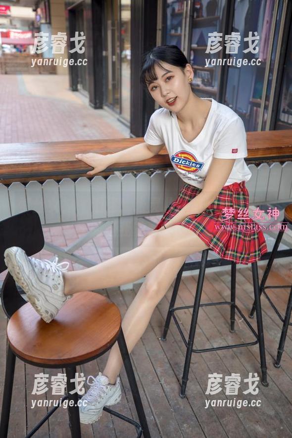 梦丝女神 - 泪目！张灵儿这组学姐美图，真的是我的青春回忆！