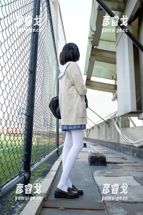森萝财团-吸吸 森萝财团 - 哎呀,吸吸这套肉丝“绫”JK制服,教室真成了我的小乐园