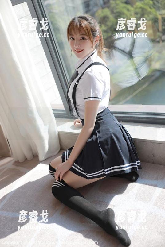 模范学院-甜筒晓彤 模范学院 - 您没看错,甜筒晓彤的短裙写真就是照过来的光,实在太干净了!