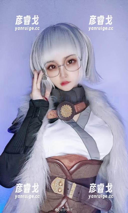 瑜伽小剧场，汐兔子私房中的拉伸与“蹦迪”。