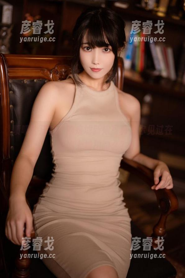 啧啧！汪知子的废墟新娘写真，你见过在废墟上摆拍的么？
