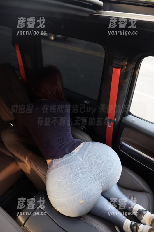 微密圈 - 在线欣赏洁己u，天使的美图中有些不那么无辜的玄机。