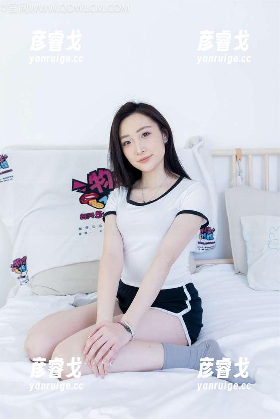 物恋传媒 - 在线直击：小竹的裤里丝，别想歪了……