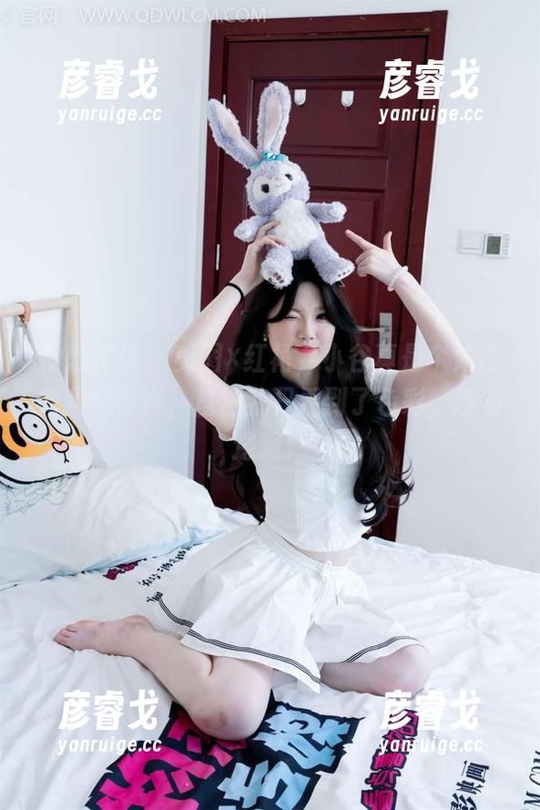物恋传媒 - 美图×红裙，小谷真是个如诗如画的存在，虽然我只看到了色彩，没有逻辑！