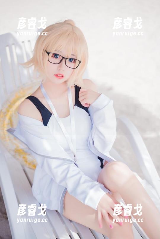 猫君君MaoJun的高清修女，看完只想多拍几张壁纸