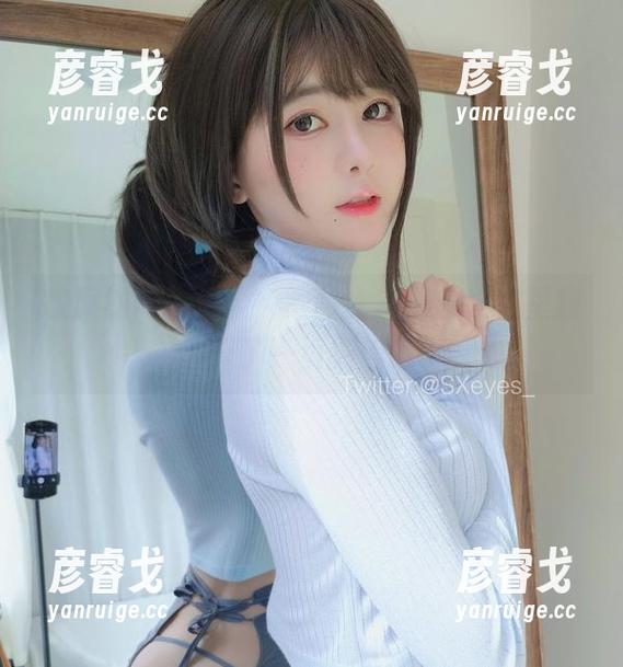 校服的高清记录，眼酱大魔王w在这里翻开了一页新篇章