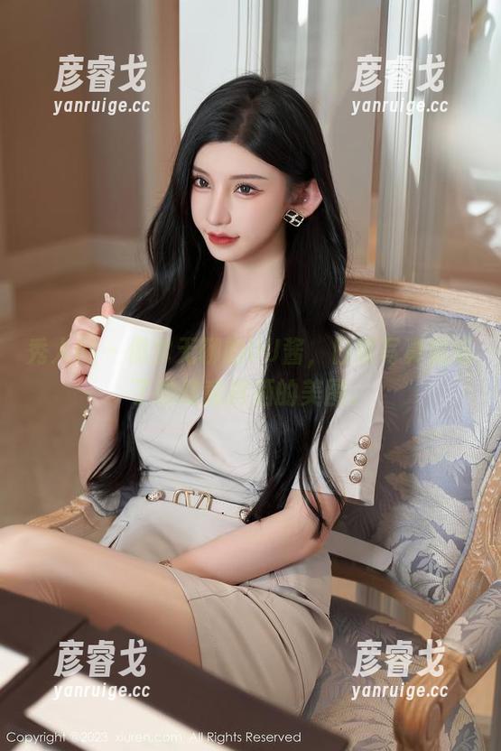 秀人网 - 偶尔无聊的UU酱，日常写真就成了她肆意挥洒的美图。