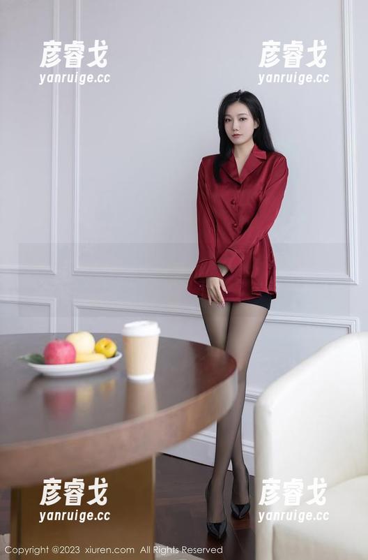 秀人网 - 对不起，我又要看fairy如歌的油亮了，这种图包真不应该有年龄限制