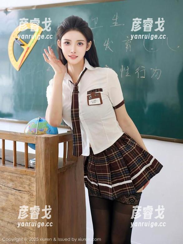 秀人网-叶梦轩 秀人网 - 这图里的高跟鞋好眼熟,难道就是叶梦轩的那双年来轮回的经典?